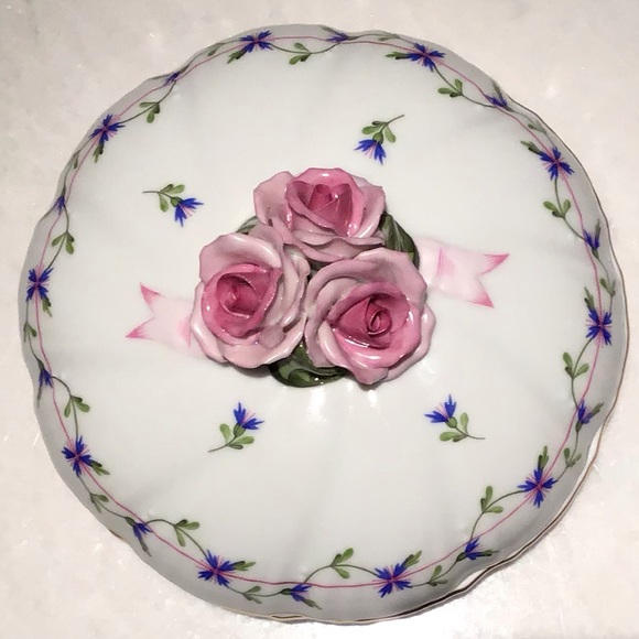 Herend Porcelain Dish with Cover - Picture 7 of 7